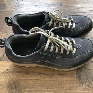 Clarks size 10 Narrow Wave Walk Shoes